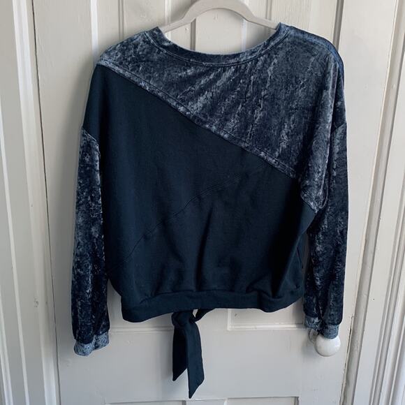 Code x Mode Crushed Velvet Tie Front Top - Picture 10 of 10